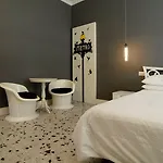 Tiburtina Garden Bed & Breakfast 4*