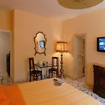 Bed & Breakfast Tiburtina Garden 4*