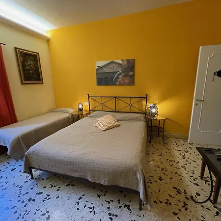 Tiburtina Garden Bed & Breakfast 2*