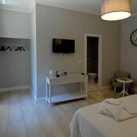 فندق مبيت وإفطار Tiburtina Garden