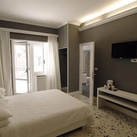 Tiburtina Garden فندق مبيت وإفطار 4*